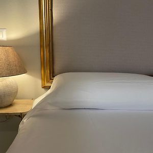 Notus Rooms